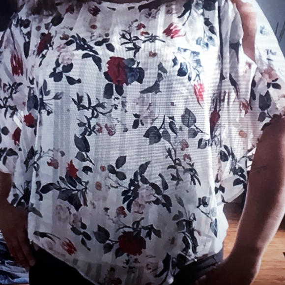 Women's top - Picture 2 of 3